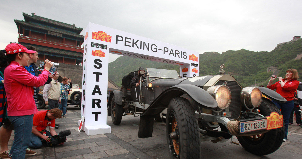 Start wyścigu Pekin-Paryż /AFP