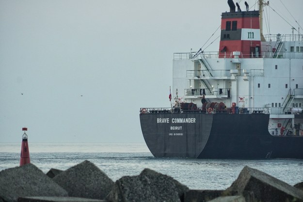 Statek BRAVE COMMANDER wypływający z portu Jużny, zmierzający do Etiopii, przewożący 23 000 ton pszenicy. BRAVE COMMANDER jest czarterowany przez Światowy Program Żywnościowy Organizacji Narodów Zjednoczonych /Alena Solomonova /PAP