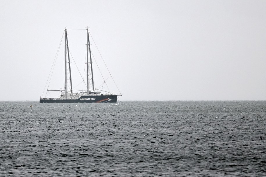 Statek Greenpeace "Rainbow Warrior" w Gdańsku /Marcin Gadomski /PAP