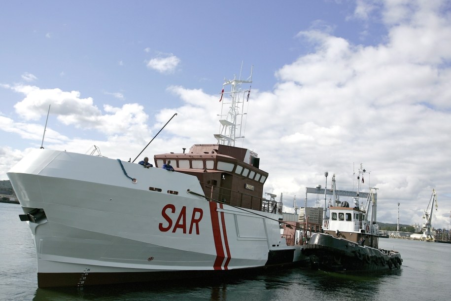 Statek ratowniczy "Pasat" [zdj. archiwalne] /PAP/Adam Warżawa    /PAP