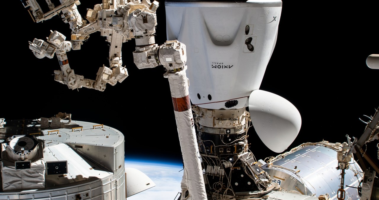 Statek SpaceX zadokowany do modułu Harmony /NASA via CNP / Zuma Press / Forum /Agencja FORUM
