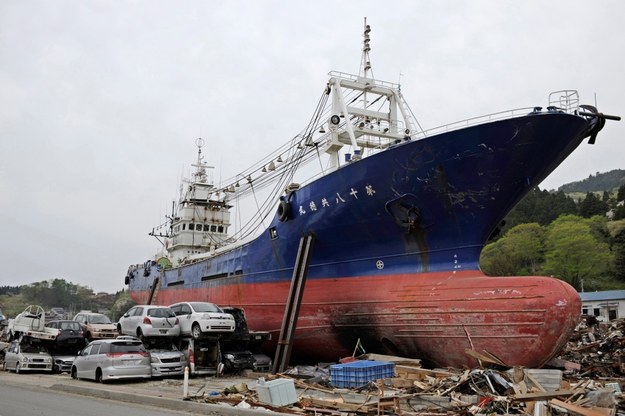 Statek stał się symbolem niszczycielskiej siły tsunami /FRANCK ROBICHON /PAP/EPA