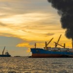 Statek z luksusowymi autami płonął. Załoga nie czekała