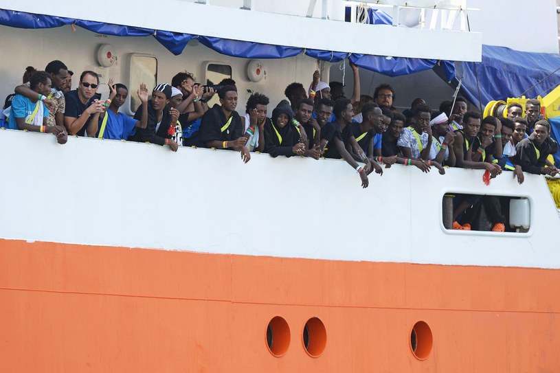Statek z migrantami u wybrzeży Malty /AFP