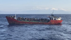 Statek zatonął u wybrzeży Grecji. Jedna osoba nie żyje, dziesiątki poszukiwanych