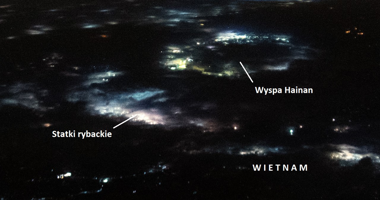 Statki rybackie widoczne na Morzu Południowochińskim, w pobliżu wyspy Hainan /NASA Earth Observatory /NASA