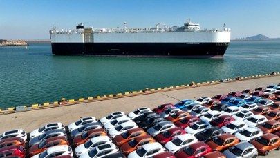 Statki z tysiącami luksusowych aut nie dotarły do Dubaju