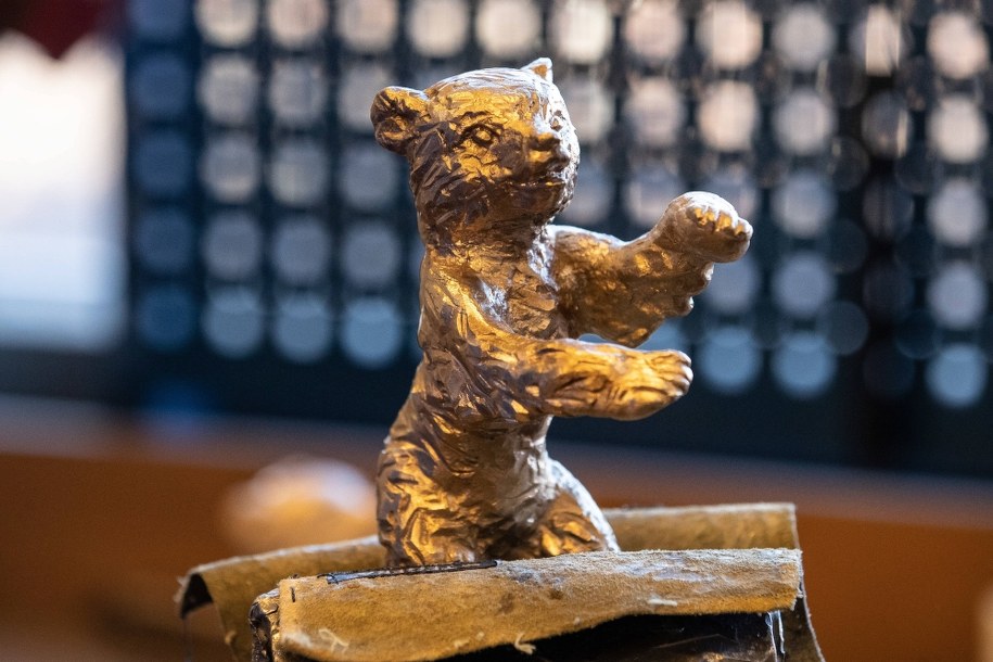 Statuetka, którą otrzymują laureaci festiwalu / Martha Hun /PAP/EPA