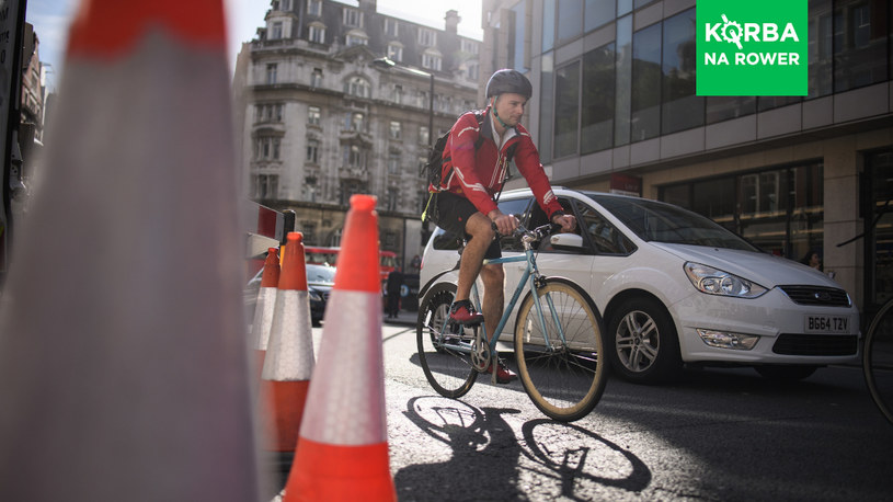 Statystyki wskazują, że coraz mniej Brytyjczyków wybiera rower jako środek transportu. Dzieje się tak mimo znacznego wzrostu popularności jednośladów w okresie pandemii i lockdownów /Leon Neal /Getty Images