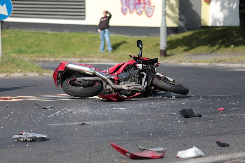 Statystyki wypadków powodowanych przez motocyklistów nie napawają optymizmem /Piotr Jędzura /Reporter
