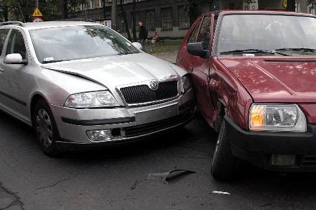 Stawki polis dla kierowców w poszczególnych krajach UE mają być równe /INTERIA.PL