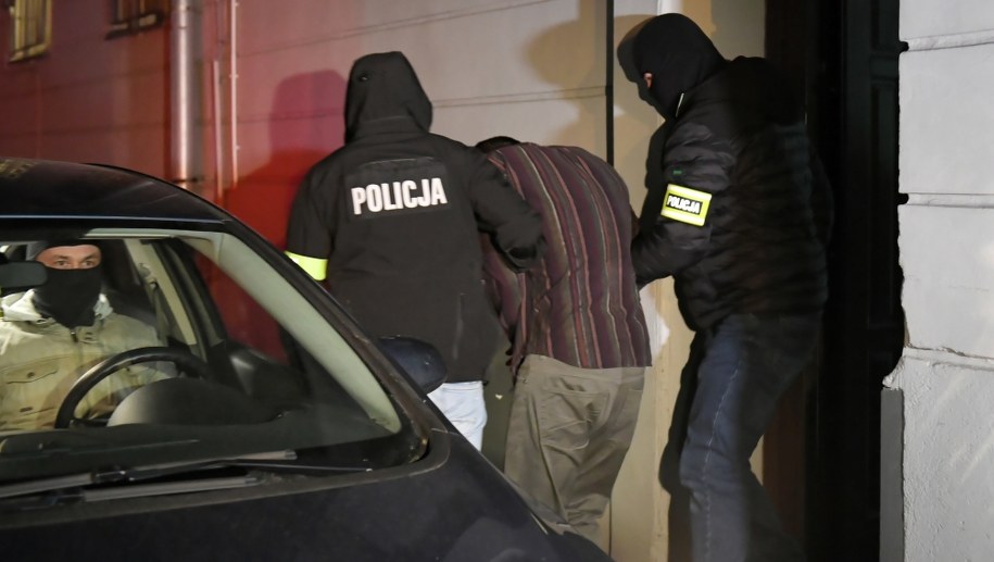 Stefan W. opuszcza Prokuraturę Okręgową w Gdańsku po przesłuchaniu / 	Adam Warżawa    /PAP