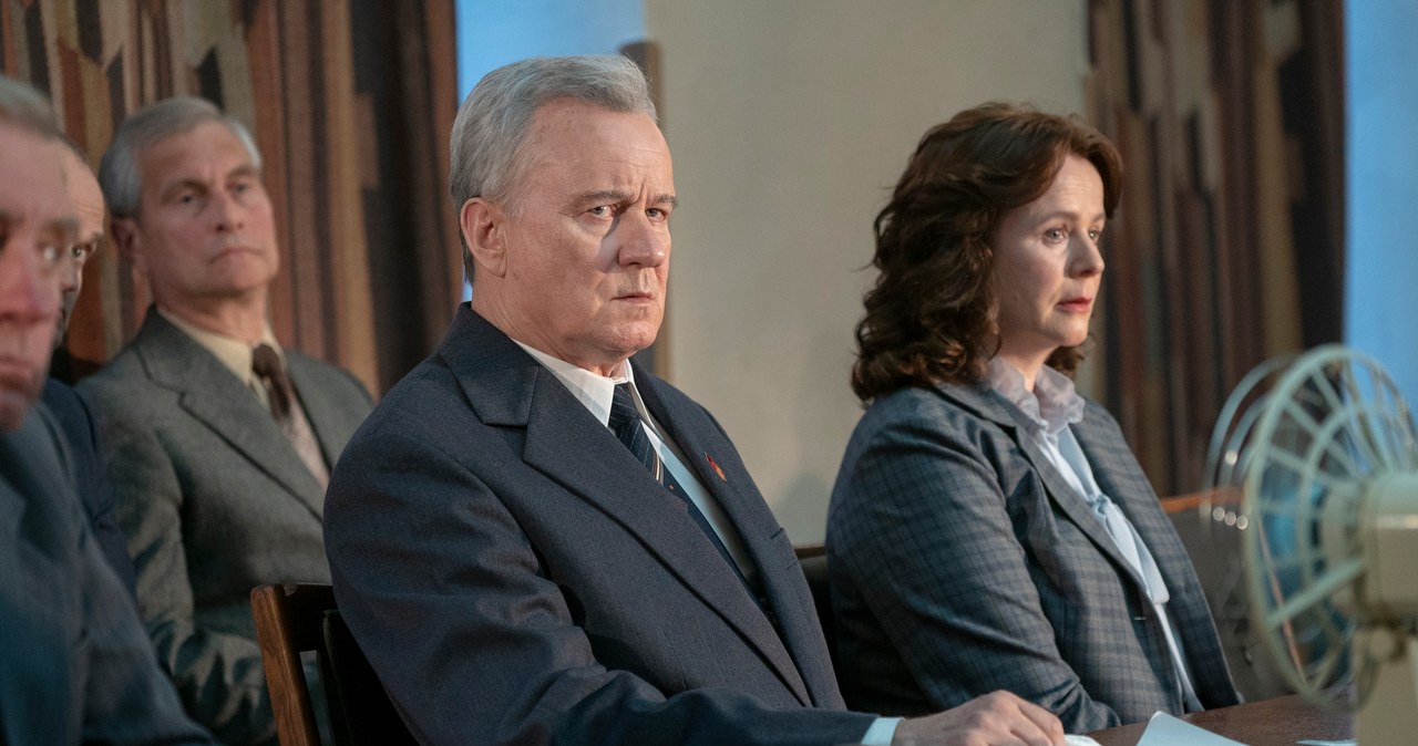 Stellan Skarskard i Emily Watson w serialu "Czarnobyl" /Image Capital Pictures / Film Stills /Agencja FORUM