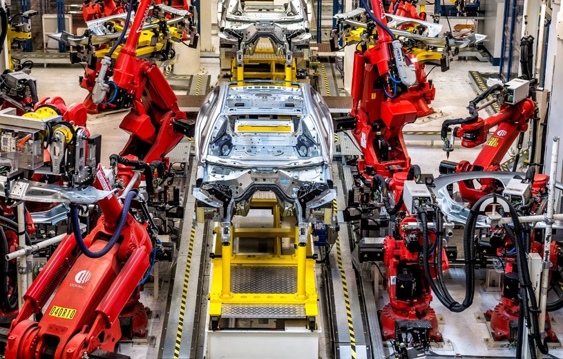 Stellantis poinformował, że zbuduje fabrykę w RPA. Z kolei w zakładzie we włoskim Cassino powstawać mają auta zbudowane na platformie dla pojazdów elektrycznych. /Stellantis /materiały prasowe