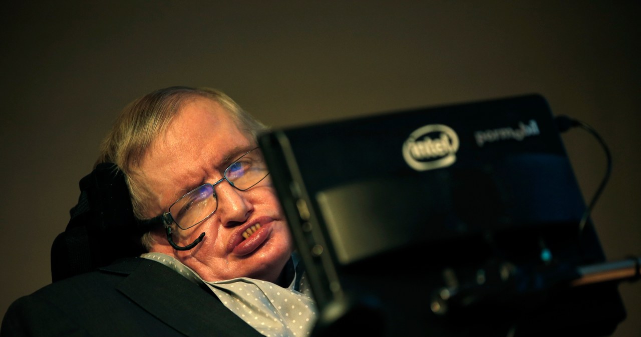 Stephen Hawking ostrzega ludzkość przed nadmiernym rozwojem technologicznym /AFP