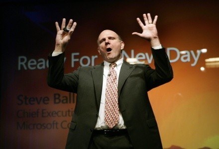 Steve Ballmer, szef Microsoft, wie, że nie będzie łatwo. /AFP