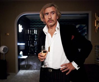 Steve Coogan w filmie "Prawdziwa historia króla skandali"