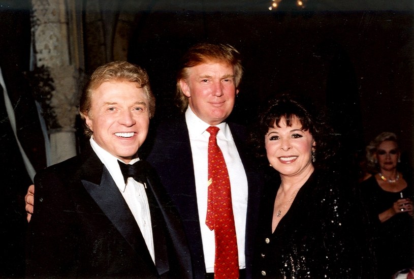 Steve i Eydie w towarzystwie Donalda Trumpa /Davidoff Studios Photography /Getty Images