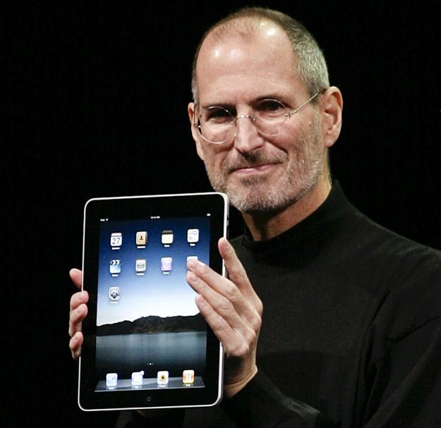 Steve Jobs, prezes firmy Apple, z iPadem /AFP