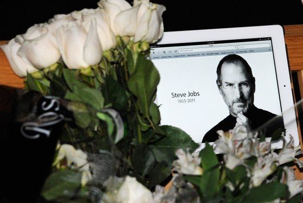 Steve Jobs przejdzie do historii jako jeden z wizjonerów branży IT /AFP