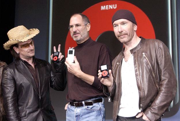 Steve Jobs z Bono i The Edge: "Kręcisz tym kółkiem i U2 zarabiają 9 centów" fot. Tim Mosenfelder /Getty Images/Flash Press Media