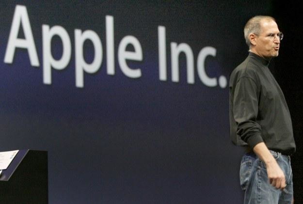 Steve Jobs zapomniał już, że na świecie istnieją inne firmy niż Apple... /AFP