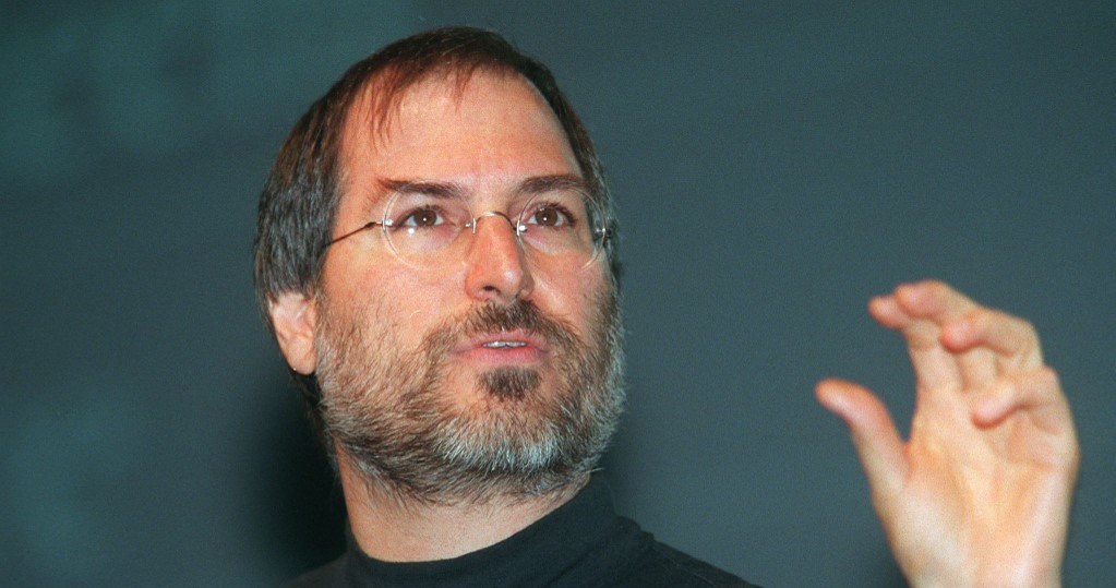 Steve Jobs, zdjęcie z 1998 roku - po triumfalnym powrocie do firmy, rozpoczyna nową erę Apple /AFP