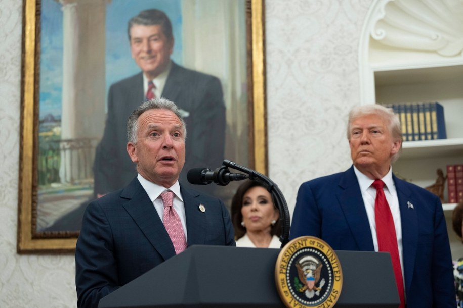 Steve Witkoff (L) i prezydent USA Donald Trump (P) /EPA/Chris Kleponis - Pool via CNP  /PAP