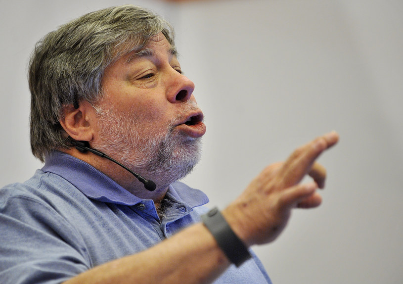 Steve Wozniak oświadczył, że zaczyna mieć "złe przeczucia" co do rosnącej złożoności sztucznej inteligencji. /AFP