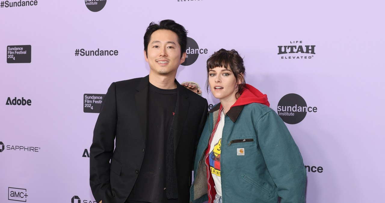 Steve Yeun i Kristen Stewart /Dia Dipasupil / Staff /Getty Images