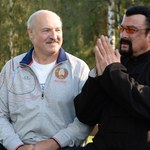 Steven Seagal spotkał się z prezydentem Bałorusi. Jak dzisiaj wygląda?