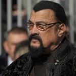 Steven Seagal wziął udział w paradzie wojskowej Putina. Zobacz nagranie