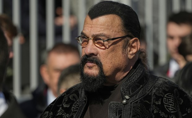 Steven Seagal wziął udział w paradzie wojskowej Putina. Zobacz nagranie
