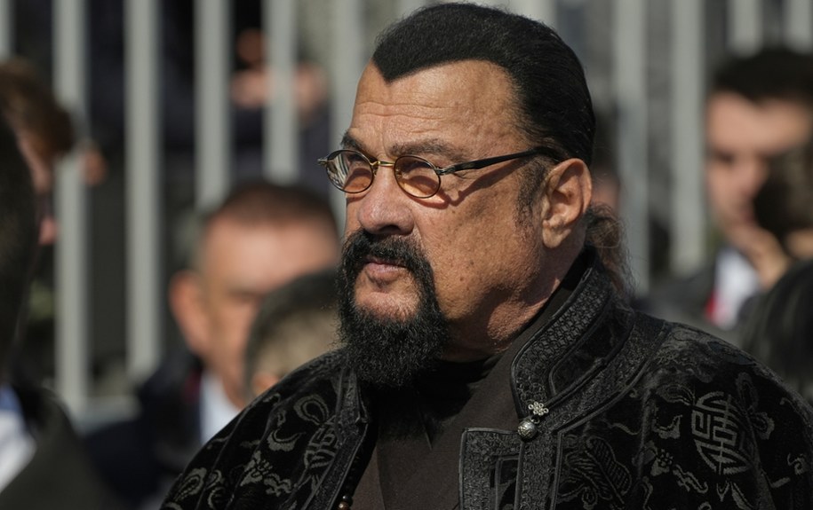 Steven Seagal wziął udział w paradzie wojskowej Putina /PAVEL BEDNYAKOV / POOL /PAP/EPA