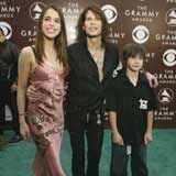 Steven Tyler z córką Chelsea i synem Tajem /AFP