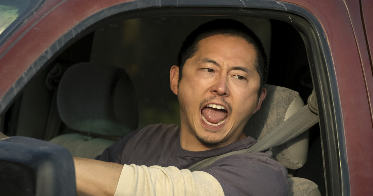 Steven Yeun w serialu "Awantura" /Andrew Cooper /Netflix