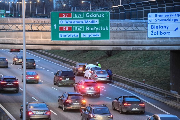 . Stłuczka samochodowa w drodze na święta /Andrzej Lange /PAP/EPA