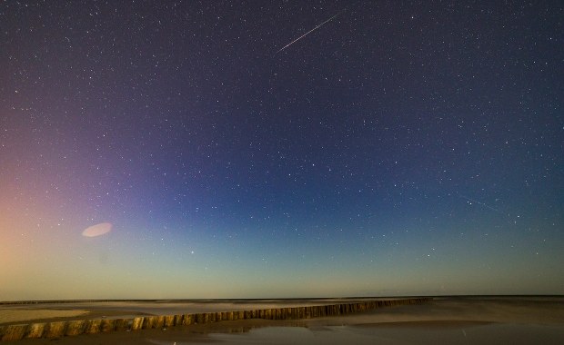 Sto spadających gwiazd na godzinę. Dzisiaj maksimum roju Perseidów