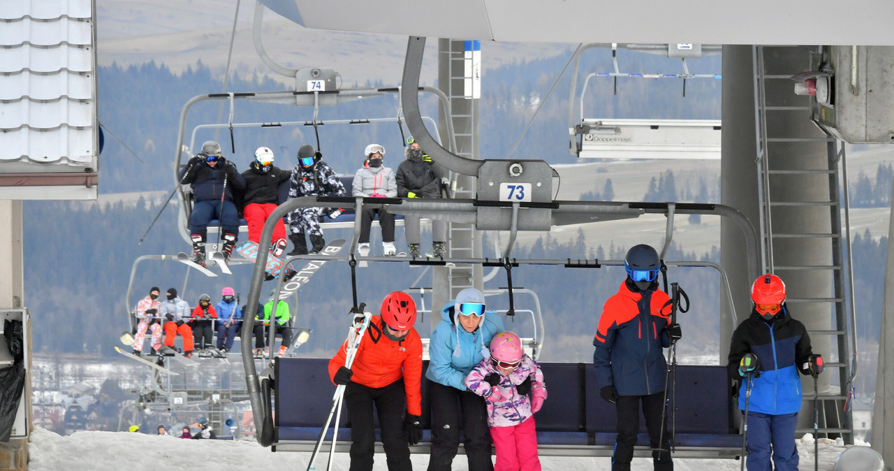 Stoki czekają na narciarzy, jest problem z pracownikami. /Paweł Murzyn  /East News