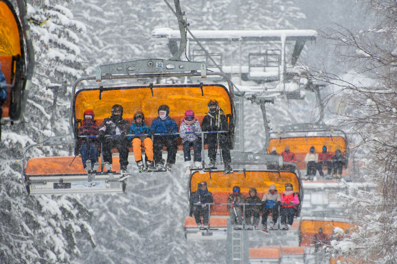 Stoki w Karpaczu z pewnością przyciągną narciarzy podczas ferii zimowych. /NewsLubuski/East News /East News