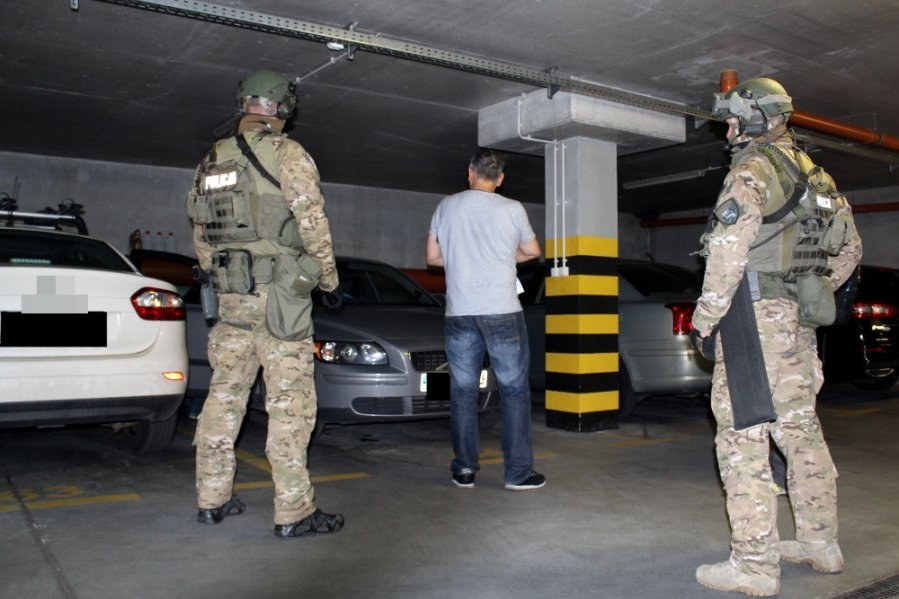 Stołeczni policjanci zatrzymali pięciu mężczyzn powiązanych m. in. z gangiem „obcinaczy palców" /foto. Policja Warszawska /