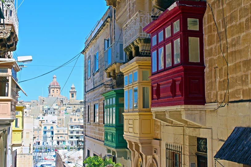 Stolica kraju, Valletta, bywa nazywana "muzeum pod gołym niebem" /123RF/PICSEL