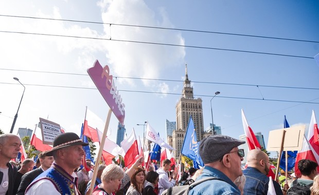 Stolica szykuje się na polityczną niedzielę. Ulicami Warszawy przejdą dwa marsze
