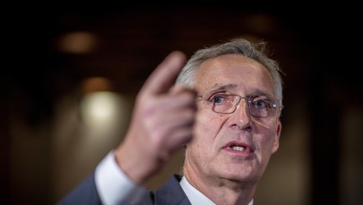 Stoltenberg: NATO powinno pomóc pokonać Rosję na polu bitwy