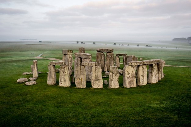 Stonehenge od 1986 roku znajduje się na liście światowego dziedzictwa UNESCO /Ben Birchall    /PAP/EPA