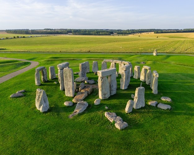 Stonehenge /Shutterstock