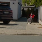 „Stop drogówka”: Czujniki luksusowego samochodu nie wykryły rowerzystki
