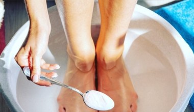 Стопи без тріщин на п'ятах. Домашні засоби та ритуали, які ефективні взимку