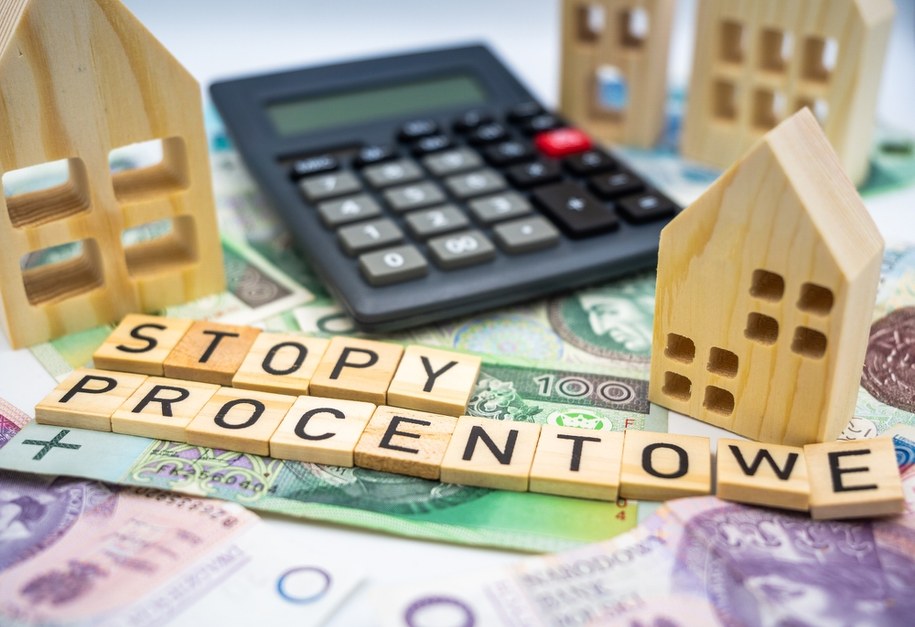 Stopy procentowe w dół. RPP podjęła decyzję /Shutterstock