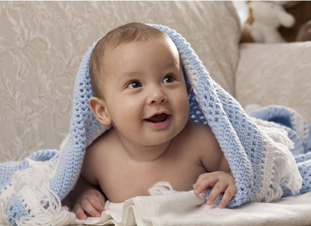 Stosowane naturalne sposoby kojenia dziecięcych przypadłości mogą się wydawać staromodne, ale wciąż są skuteczne. /123RF/PICSEL